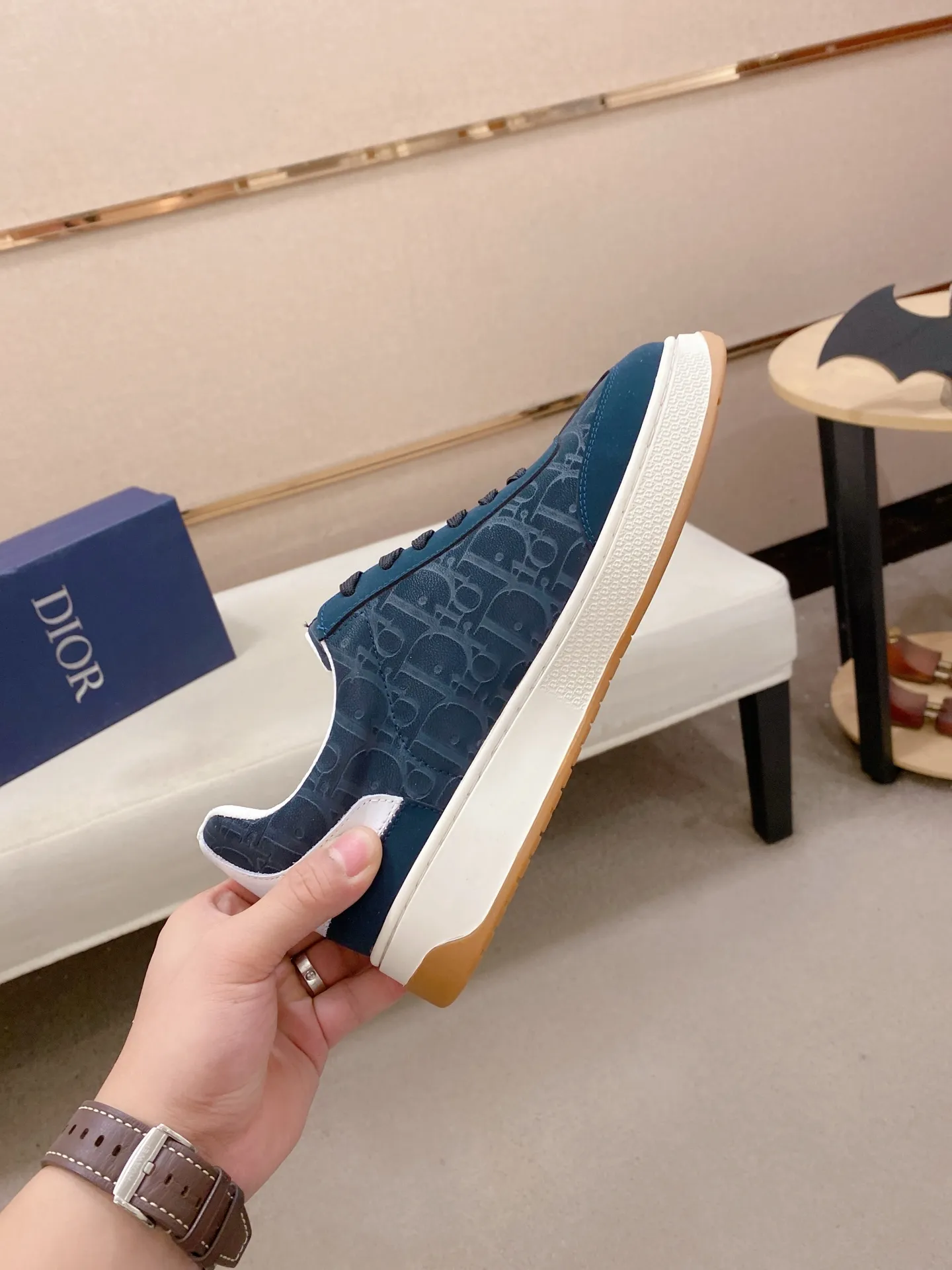 Men's shoes 💰: 400💰 [Dior·Dior] New casual sports style men's shoes, new spring and summer design, perfect workmanship, lace-up lazy style to create wardrobe quality, upper: imported cowhide, sheepskin lining is soft and comfortable, ultra-light TPU wear-resistant outsole, simple, versatile fashion men's shoes, excellent color code number 38--44. (Can be customized for 45 non-refundable)